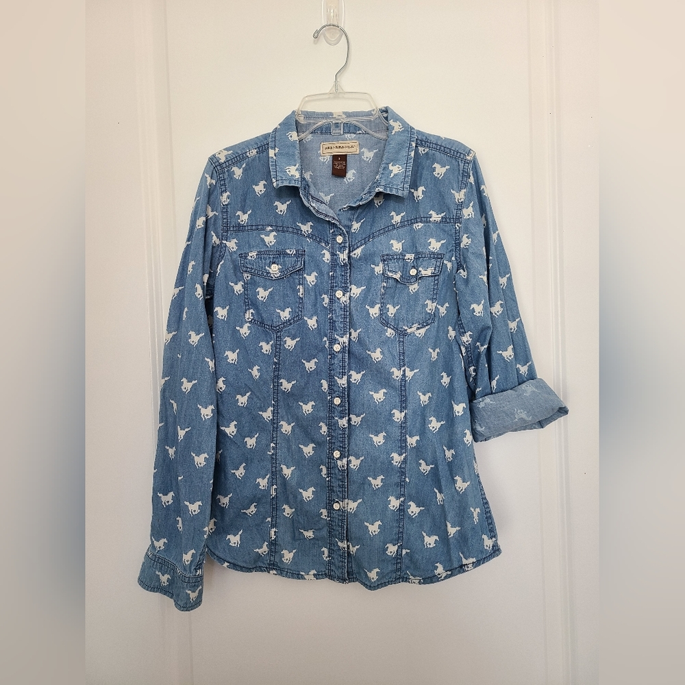 Bit & Bridle Ladies long Sleeve Button Down Shirt Size S Horses 100% cotton